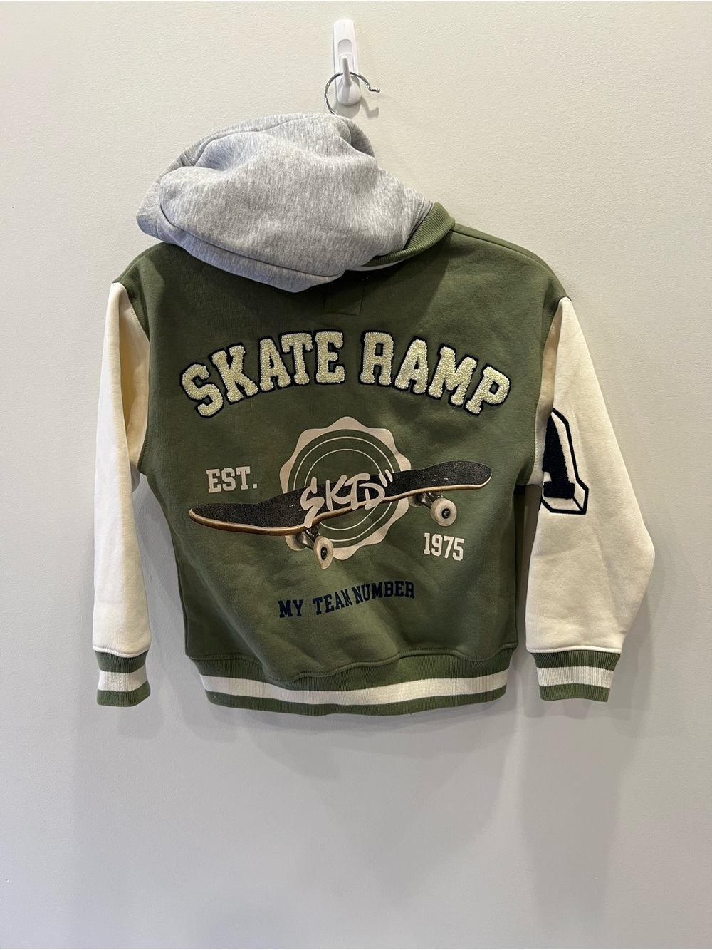 Zara Boys Varsity Hoodie Jacket Skate Ramp Green Cream Size 8/9 (130) - Picture 6 of 7